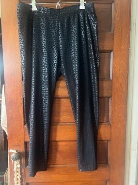 Vince Camuto Black Shiny Leopard Straight-Leg Pants